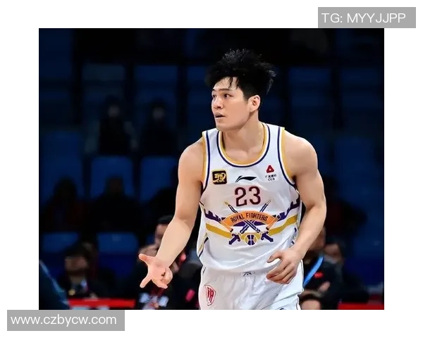 广州羽毛球队个人能力引发热议球员表现与团队合作的深度探讨 广州羽毛球队个人能力引发热议球员表现与团队合作的深度探讨