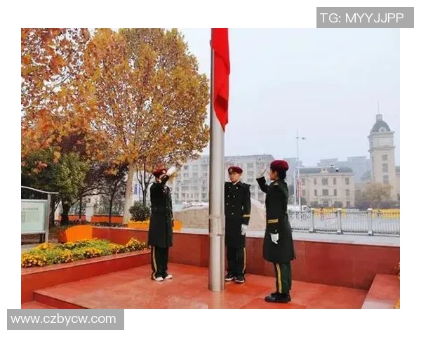 足球明星与军事主题的精彩瞬间展现运动员另一面风采的震撼照片合集